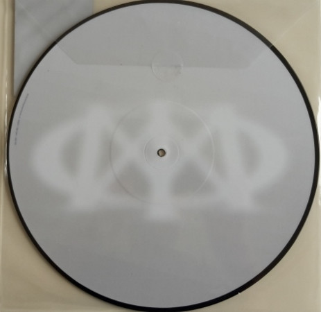 Dream Theater - Illumination Theory | Roadrunner Records (1686-135371) - 2 Dream Theater - Illumination Theory | Roadrunner Records (1686-135371) - 2