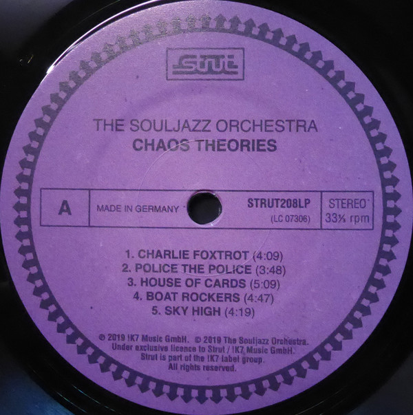 The Souljazz Orchestra - Chaos Theories | Strut (STRUT208LP) - 3 The Souljazz Orchestra - Chaos Theories | Strut (STRUT208LP) - 3