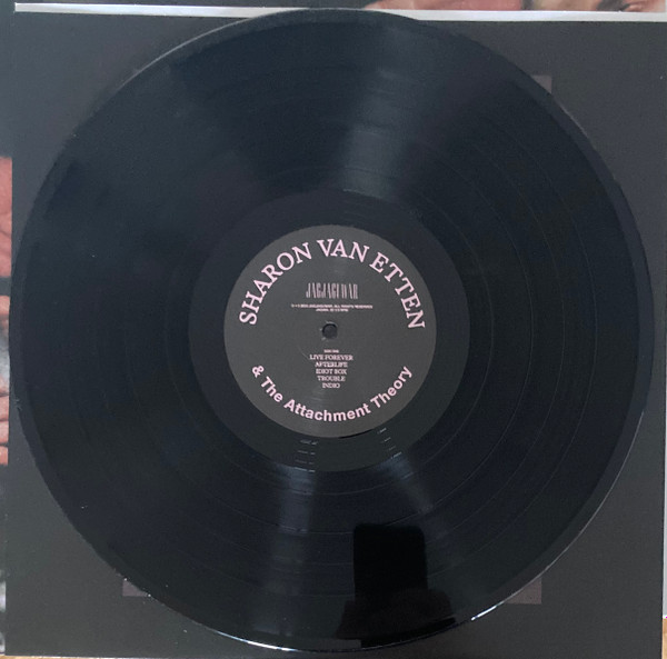 Sharon Van Etten & The Attachment Theory - Sharon Van Etten & The Attachment Theory | Jagjaguwar (JAG464) - 4 Sharon Van Etten & The Attachment Theory - Sharon Van Etten & The Attachment Theory | Jagjaguwar (JAG464) - 4
