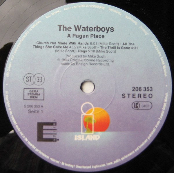 The Waterboys - A Pagan Place | Island Records (206 353) - 3